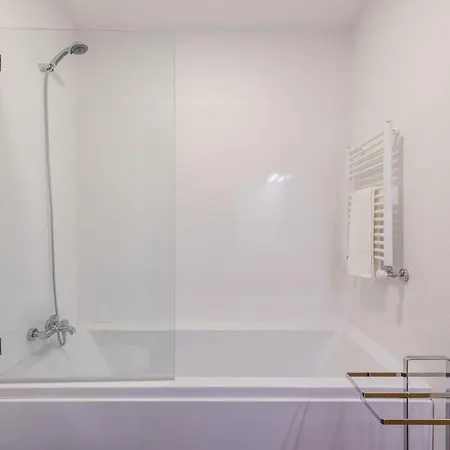 Daire Guestready - Warm Cocoa Retreat In Cedofeita Porto